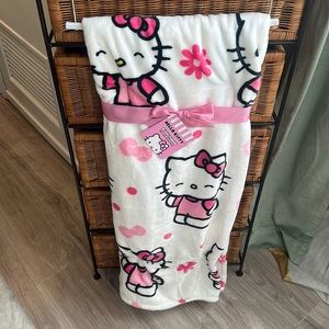 Rare Brand New Hello Kitty Daisy Plush Throw